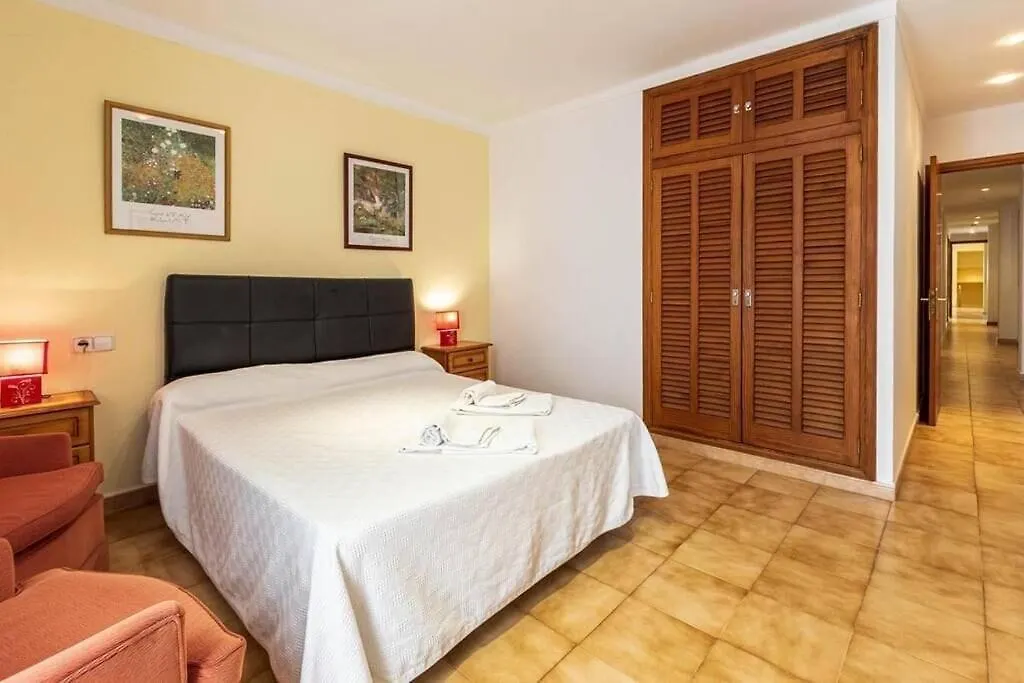 Fabulous Apartment With Beach Views In Puerto Pollensa By Renthousing