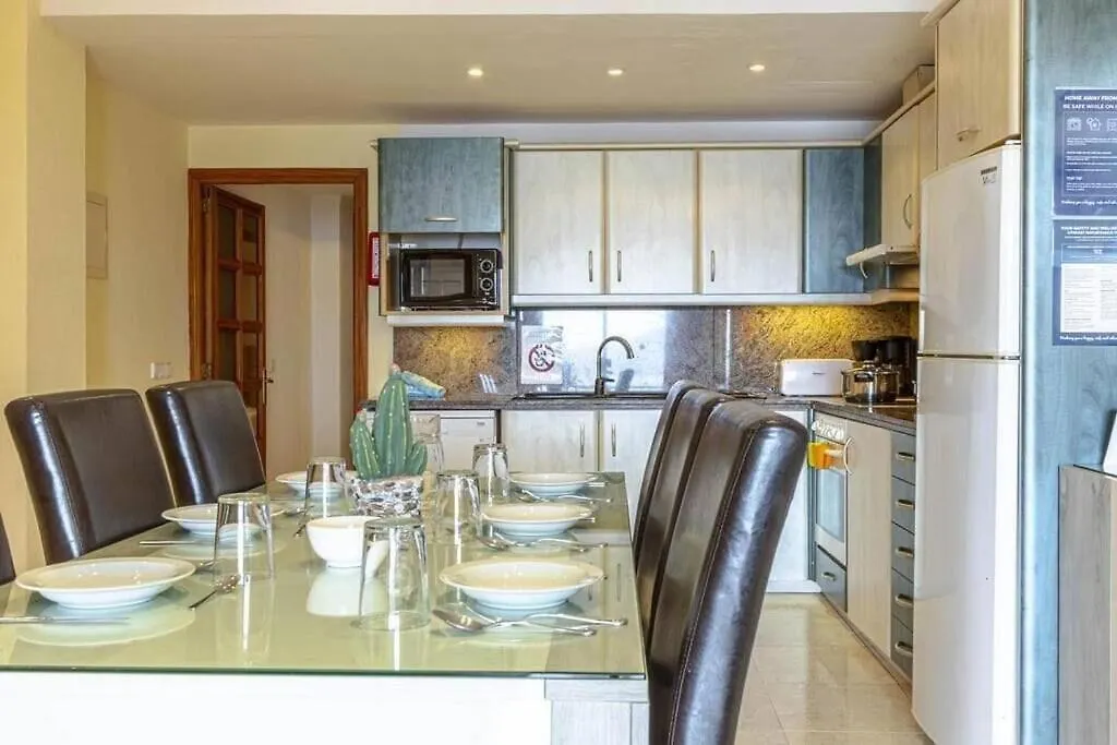 Fabulous Apartment With Beach Views In Puerto Pollensa By Renthousing